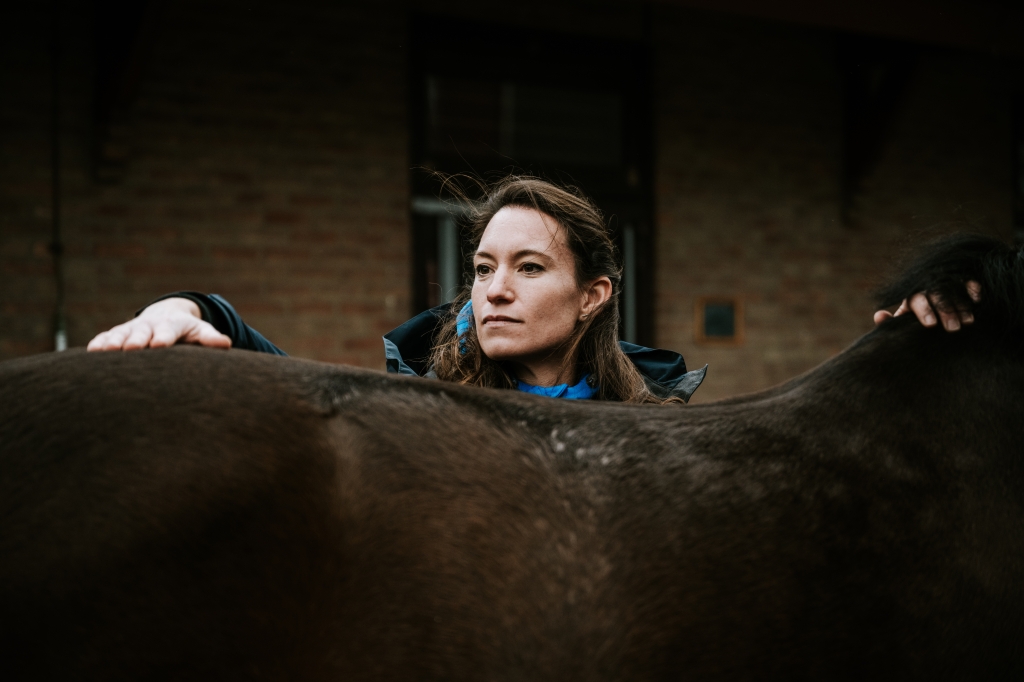 Manueel onderzoek van de rug en het bekken